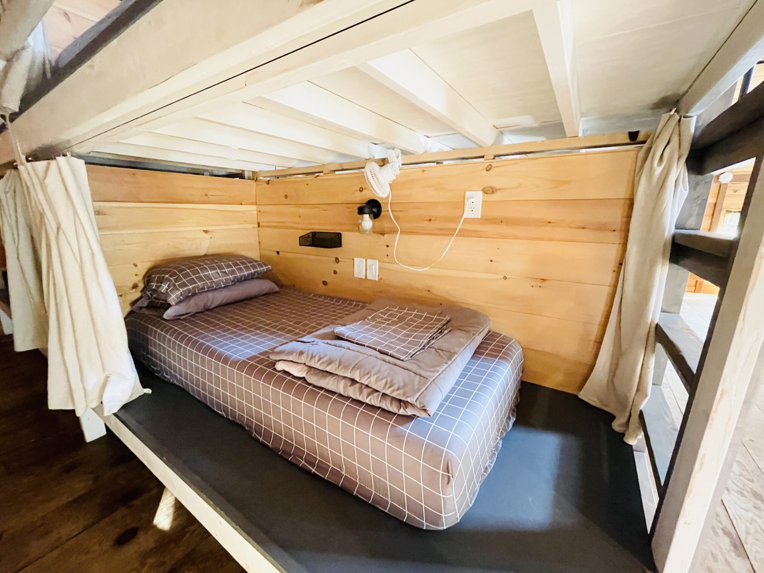 Maine Roadhouse Hostel Bunk